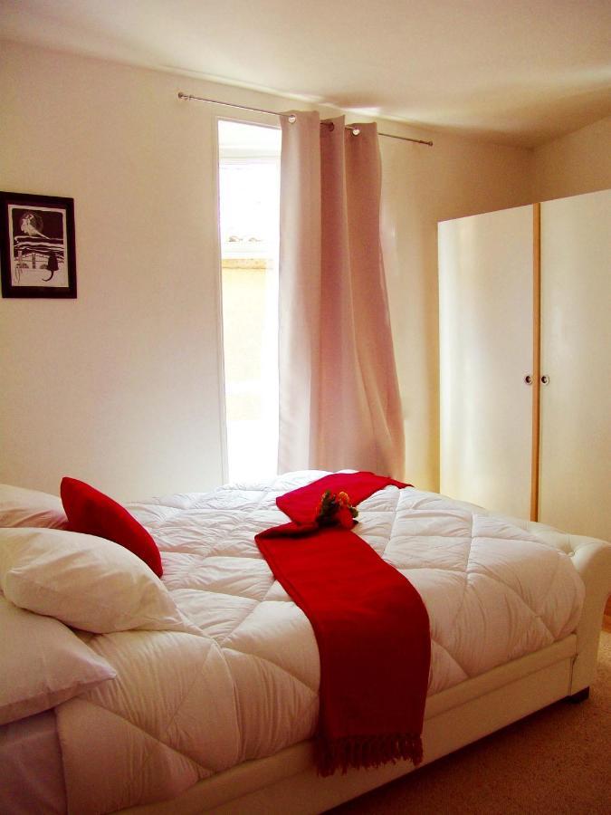 Franreal, 4 Appartements Sarlat-la-Caneda Exterior photo