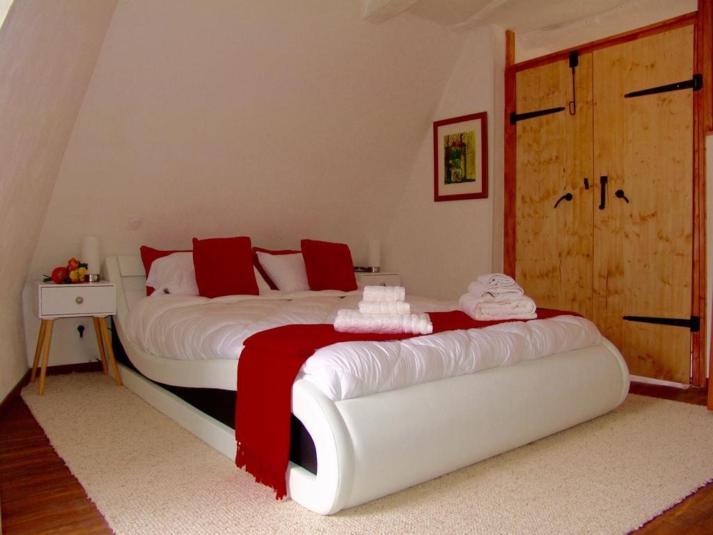 Franreal, 4 Appartements Sarlat-la-Caneda Exterior photo
