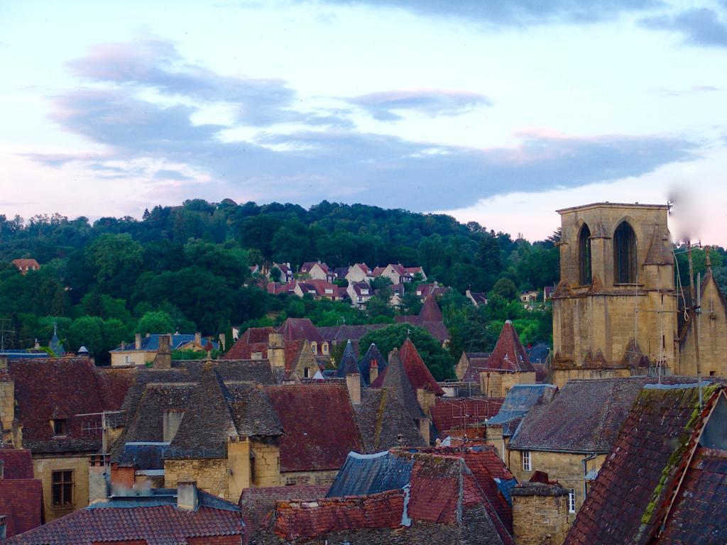 Franreal, 4 Appartements Sarlat-la-Caneda Exterior photo